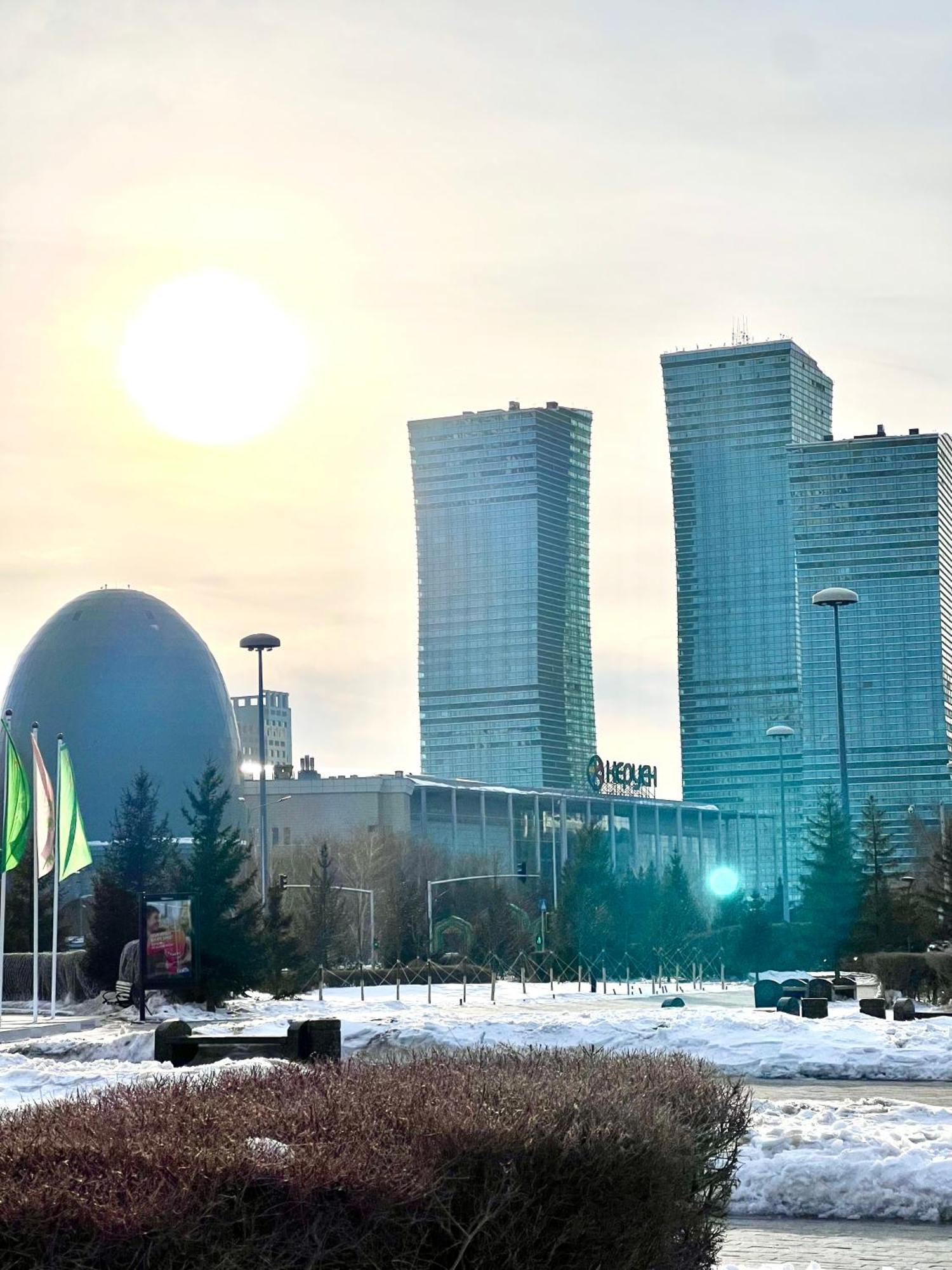 7 Очень Теплая Возле Байтерека Квартира Для 1-4 Человек Astana Buitenkant foto