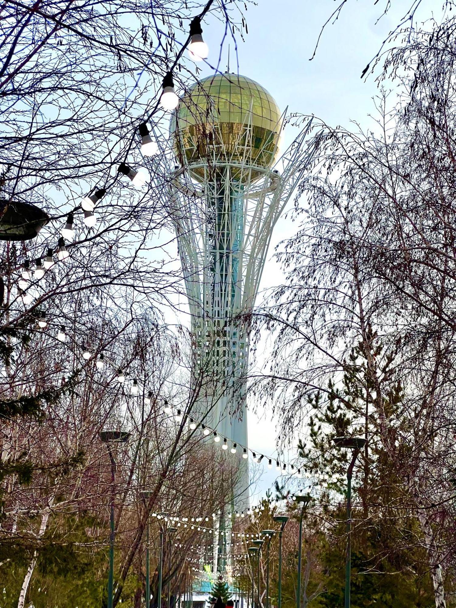 7 Очень Теплая Возле Байтерека Квартира Для 1-4 Человек Astana Buitenkant foto